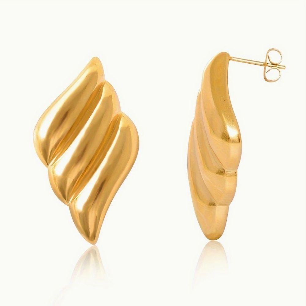 Elegant Gold Wave Earrings